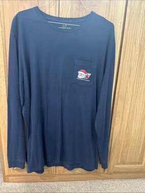 Men’s Vineyard Vines Navy Long-Sleeve Pocket Tee with Holiday Whale Patch